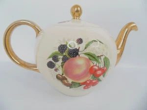 Tetera de Imperial Staffordshire cerámica mango dorado caño tema fruta - Imagen 1 de 11