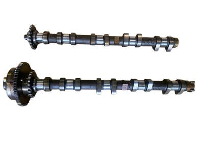 Land Rover LR3 05-09 4.4 V8 OEM Passenger Side Intake & Exhaust Camshaft - Image 1 of 3