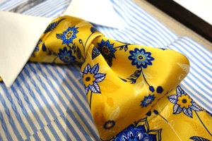 Cravatta cravatta Silvio Fiorello raso seta giallo bambino fiore blu royal - Foto 1 di 3