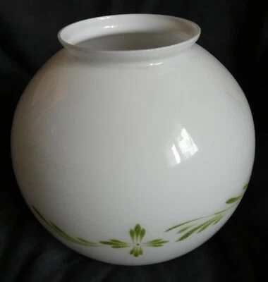 Globe à griffe opaline D18 cm – lampe art déco/art nouveau – ref 4454 - Photo 1/4