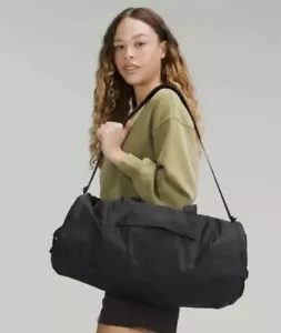 Lululemon All Day Essentials Seesack Zug Fitnesstasche 32L große Seesack schwarz - Bild 1 von 6