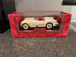 Calidad Mira Die Cast Metal Chevrolet Corvette 1953 White Convertible Scale 1 18 - Bild 1 von 4