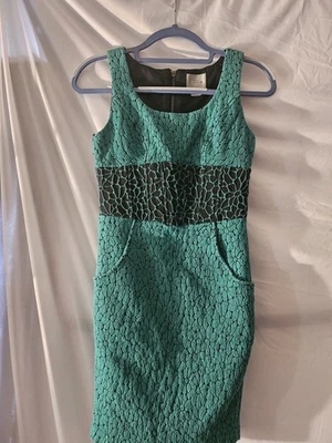 Maeve Front Pockets Daisy Sheath Dress Size 0 Green Motif ANTHROPOLOGIE  - Image 1 of 4