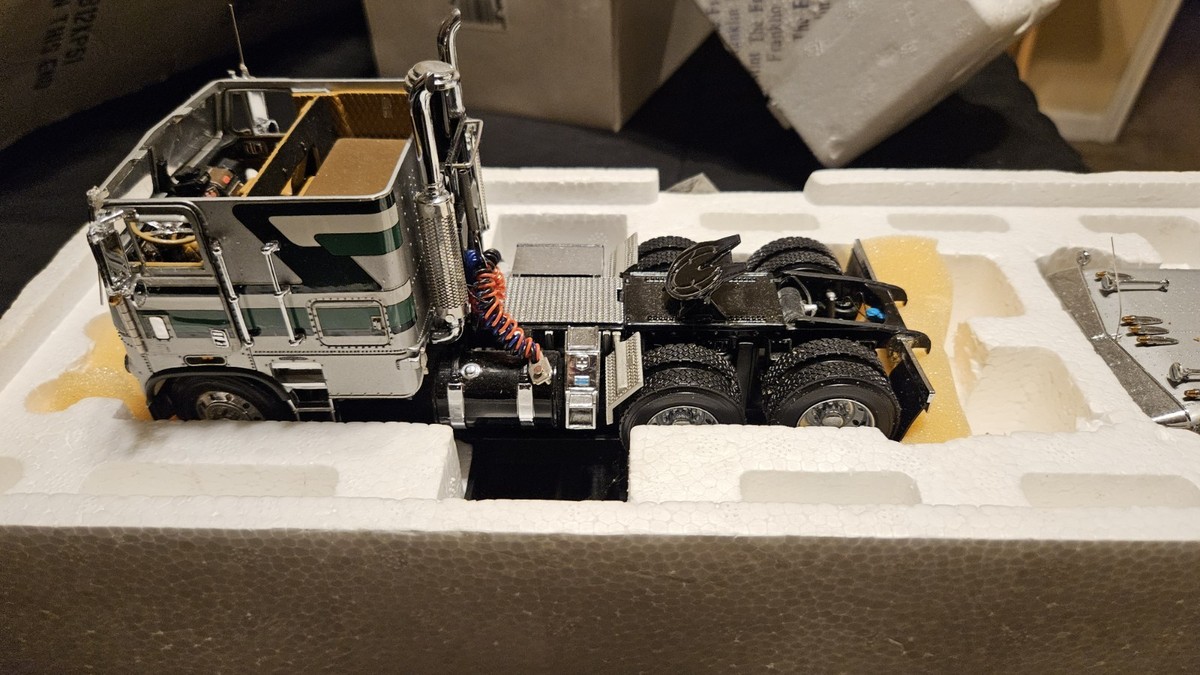 Franklin Mint 1:32 Contemporary Manufacture Diecast Cars