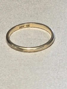 Frederick Goldman 14K Wedding Band Ring Size 7.75 Yellow Gold 1.95 grams Signed - Picture 1 of 6