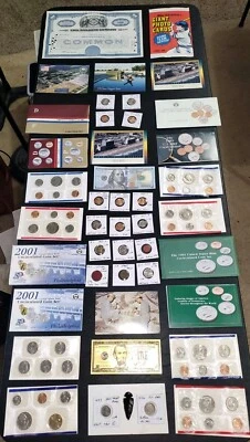 ENORME LOTE DE MONEDAS DE EE. UU. Juegos de acuñación ANTIGUAS postales militares veteranos de níquel sin cajón de chatarra Foto 1 de 4