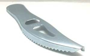  Escalador de peces SOUTH BEND 7""x1 1/2"" borde dentado con abrebotellas incorporado - Imagen 1 de 7