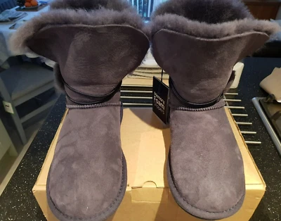 Botas Zapatilla Dormitorio Atletismo Etta Doble Cara Piel de Oveja Tinta Oscura S (Reino Unido 3/4) Foto 1 de 4