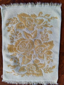 Toalla de mano vintage de marca de lujo Callaway amarilla y dorada con patrón de rosa de algodón - Imagen 1 de 5