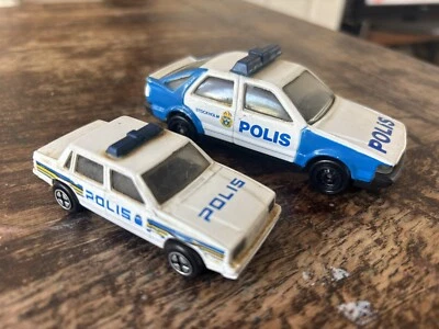 2 x Corgi Police Cars Saab 9000 Polis Stockholm & Volvo 740 J47 Diecast Model - Image 1 of 4
