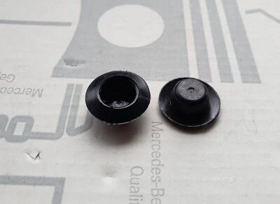 /7752/ Genuine 2 x Mercedes-Benz Plug Washer Water Tank W107 W123 W124 W40 - Image 1 of 2