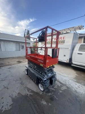 2024 Skyjack 19ft Scissor Lift 3219 - Image 1 of 4