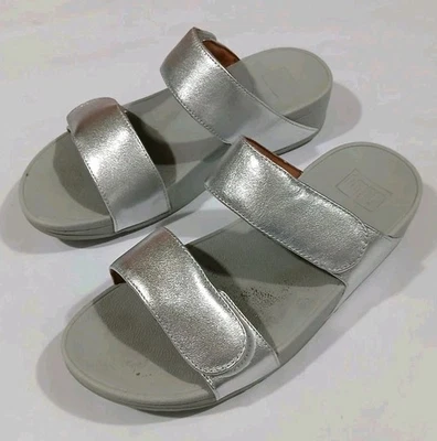 Сандалии-шлепанцы FitFlop Lulu регулируемые кожа размер 8 серебристые дорожные минималистские  - Изображение 1 из 4