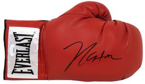 Julio Cesar Chavez Signed Everlast Red Boxing Glove - (JSA COA)