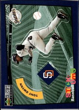 1998 Collector's Choice #23 Tony Gwynn    San Diego Padres