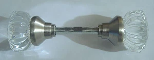GLASTÜRKNÖPFE MIT SATINIERTEM VERNICKELTEM SOCKEL VINTAGE STIL - Bild 1 von 3