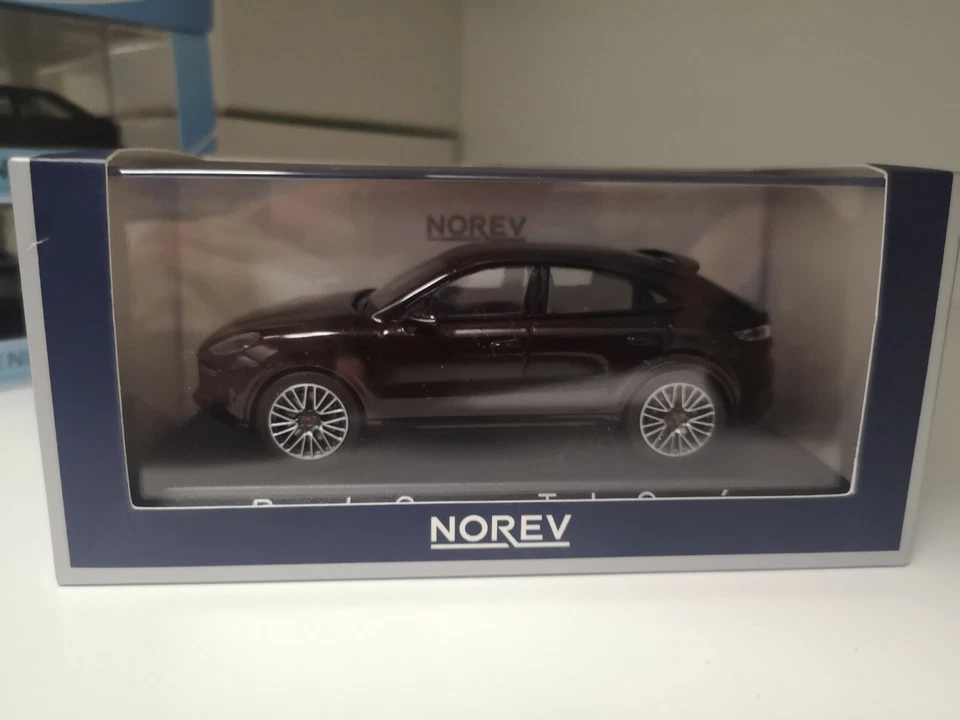 Norev Porsche Cayenne Turbo Coupé brown metallic 2019 1/43 750061 - Immagine 1 di 1