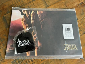 The Legend of Zelda: Breath of the Wild Promo Keyring and Poster Preorder Bonus - Picture 1 of 4