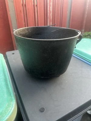 Antique Cast Iron Cauldron, 3-Footed Bean Pot Kettle Marked “25” & 8D - Image 1 of 4