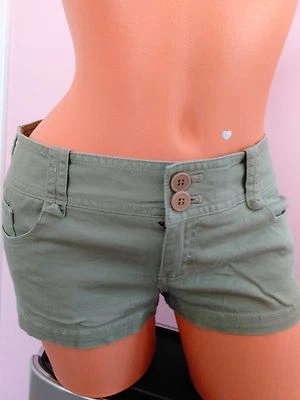 PANTALONES CORTOS INFORMALES VERDES TALLA VEINTE M/M  Foto 1 de 4