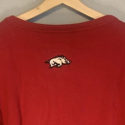Sudadera Southern Tide Hombres XXXL NUEVA ARkansas Razorbacks Gameday LS Roja NUEVA CON ETIQUETAS SEC Foto 1 de 4
