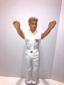 Barbie Ken Texas A & M - Uniforme Aggies Yell Leader (Muñeca no incluida) - Imagen 1 de 7