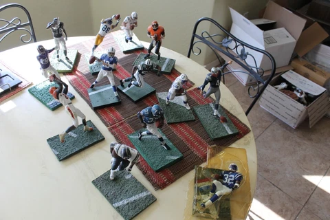 NFL LOOSE MCFARLANE: LUCK, WILLIAMS, HOLT, MOSS, FAULK, JAMES, VINATIERI & L. T Cover