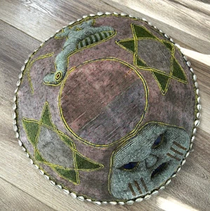 Cesta de colección grande africana nigeriana yoruba hecha a mano con cuentas jardinera conchas de cowrie - Imagen 1 de 12
