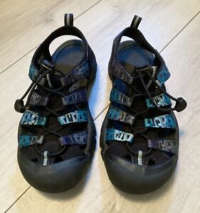 Keen Sandals 7 / 7.5 Newport H2 Water Shoes Black Blue Green Great Condition