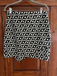 H&M Women's Size M Off White Black Southwest Print Mini Asymmetrical Skirt - Picture 1 of 6