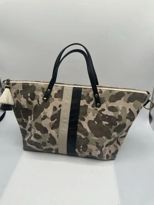 Bolso de mano Kempton & Co. Devon tejido camuflaje gamuza cuero negro Foto 1 de 4