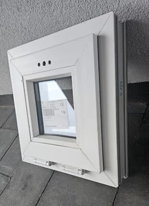 PVC-Fenster, kleines Fenster, Dreh-Kipp-Fenster 30 cm x 30 cm - Bild 1 von 6