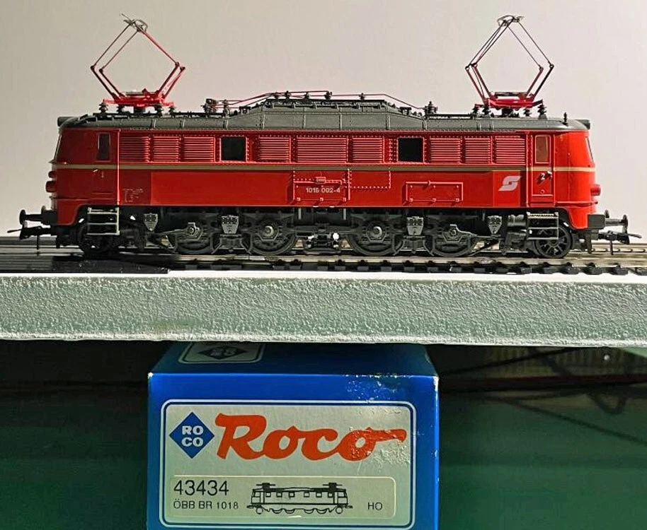HO ROCO 43434 OBB AUSTRIAN BR 1018 002-4 ELECTRIC LOCOMOTIVE - Image 1 of 1