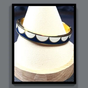 Kate Spade All The Trimmings enamel Scallop Hinge bracelet Gold tone blue - Picture 1 of 6