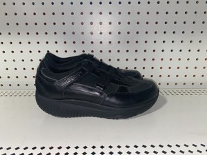 black shape ups