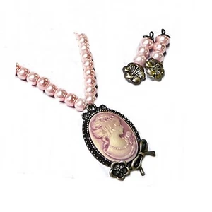 Pink Cameo and pearl vintage style boho necklace, choose clip on or pierced - Bild 1 von 5