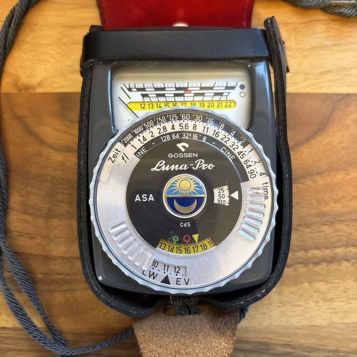 西ドイツ製 GOSSEN LUNA-pro 露出計 中古品 西ドイツ製 GOSSEN LUNA-pro 露出計 中古品 Gossen Luna-Pro Photo