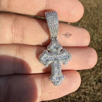 Colgante Cruz Gótica Moissanita Probador de Pase Helado Plata 925 + Cadena de Cuerda Gratis Foto 1 de 4