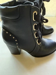 NEW APT 9 Black Gold Size 7 Defined Comfort High Heel Ankle Bootie Fashion Boots - Picture 1 of 8