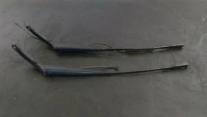 1Y190-025 Mercedes W906 Sprinter Scheibenwischerarm Vorne Set L+R A0018205844 - Picture 1 of 4