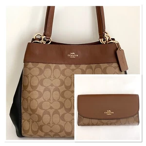 Juego de bolso de hombro y billetera COACH PVC caqui/marrón/negro léxico $645.00 - Imagen 1 de 12
