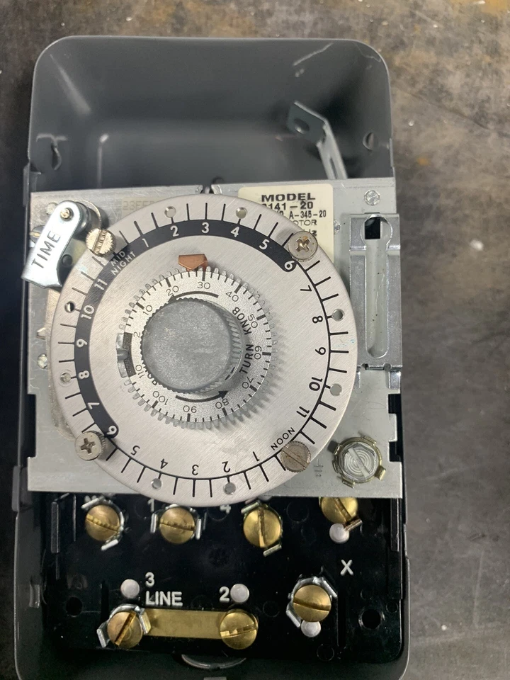 Двигатель синхронизации размораживания Paragon 8141-20 спецификация Нет.  A-345-20 208-240 В 60 Гц б/у - Изображение 1 из 4