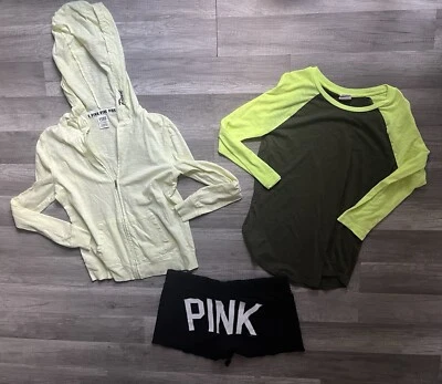 Victoria Secret Rosa Conjunto Sudadera, Camiseta y Corto Foto 1 de 4