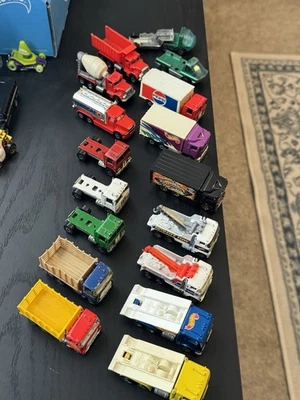 Lote Semirremolque Hot Wheels Vintage 1970 Años 80 Línea Roja y Pared Negra Bonito 🔥🔥 Foto 1 de 4