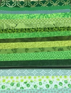 10" Layer Cake Squares Assortment: GREEN Calico 40+ pieces USA - Picture 1 of 7