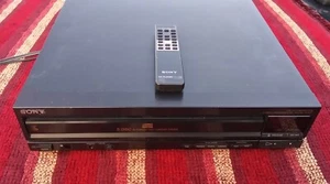 Sony CDP-C500 Compact Disc Player 5 Disc CD Changer w/Remote FOR PARTS - Picture 1 of 5