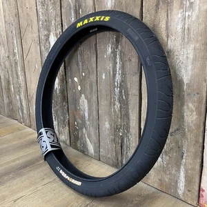 Maxxis Hookworm 26x2.5, 2x tyres / Pair Brand New - Picture 1 of 2