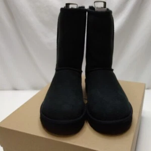 UGG Classic Short II Boots in Black Size 5 *New with Flaw - Picture 1 of 14