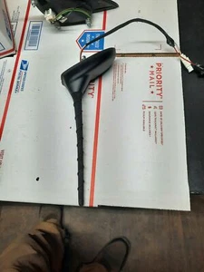 2011-2014 CHRYSLER 200 Roof Mounted Radio Antenna with Mast OEM - Bild 1 von 2