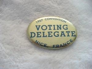 RR- DELEGADO VOTANTE CONVENCIÓN 1967 VINTAGE BONITO, FRANCIA #35631 DORADO METÁLICO) - Imagen 1 de 8